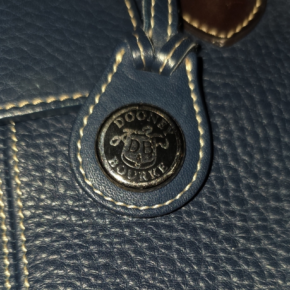 Elegant Dooney & Bourke Navy Blue Leather Tote Bag - Picture 2 of 7